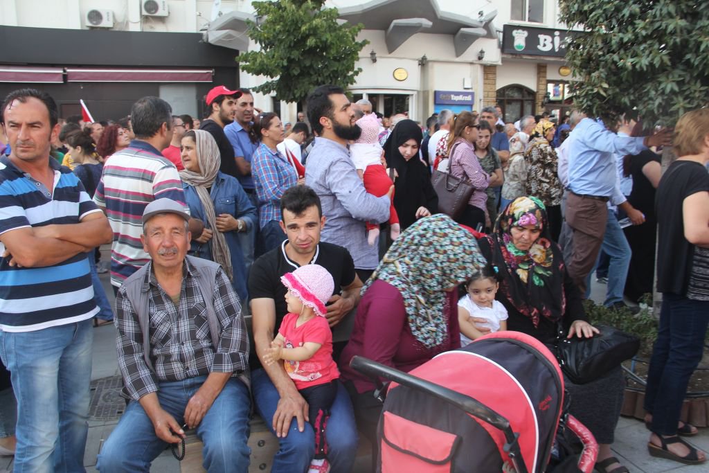 BOLU'DA MUHTEŞEM DEMOKRASİ ŞÖLENİ