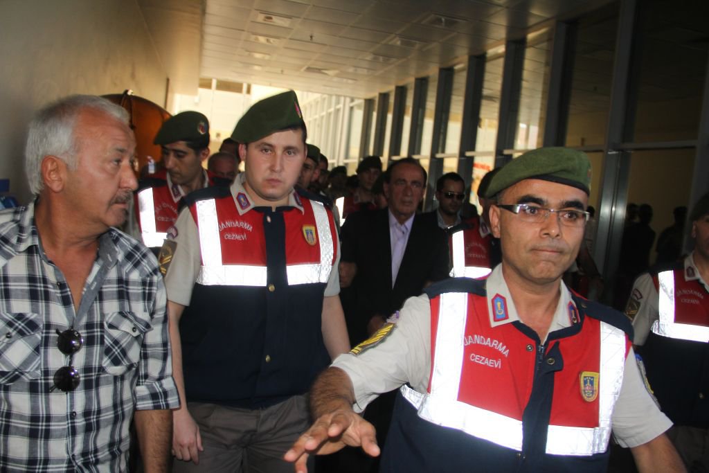 ÇAKICI HASTANEYE GÖTÜRÜLDÜ