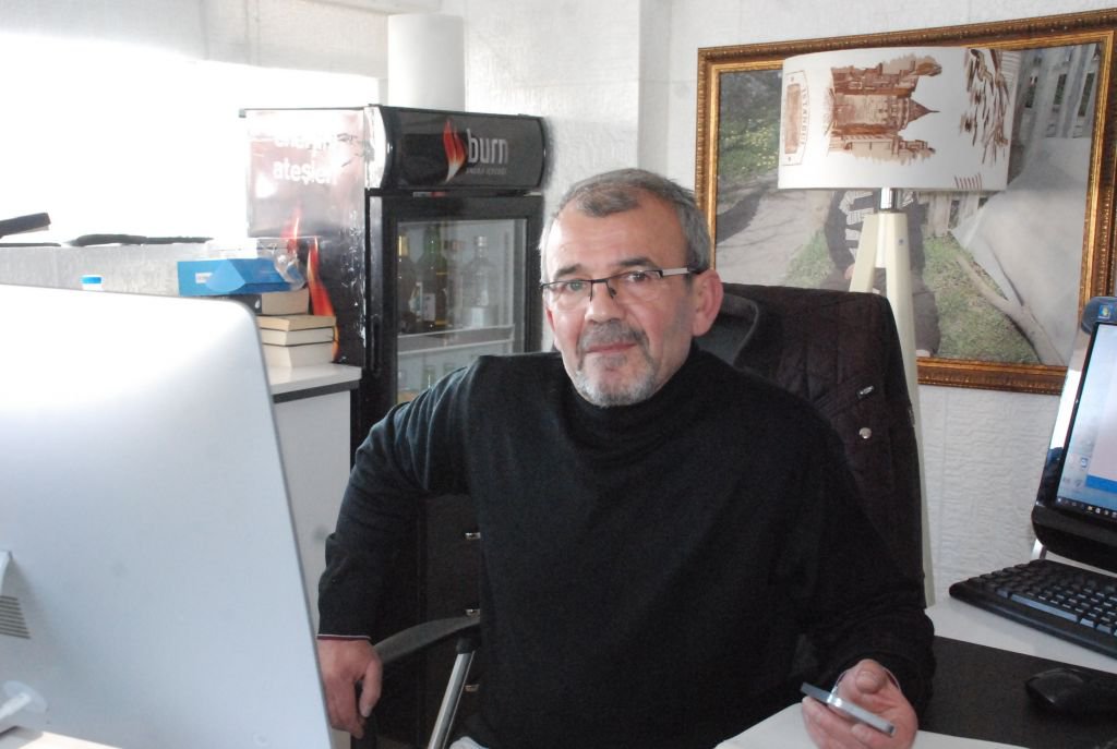 EKMEK HIRSIZLARI GÜVENLİK KAMERASINA YAKALANDI