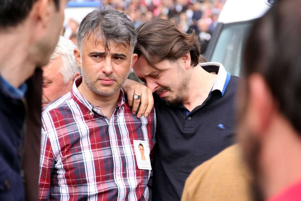 EŞİNE BÖYLE VEDA ETTİ