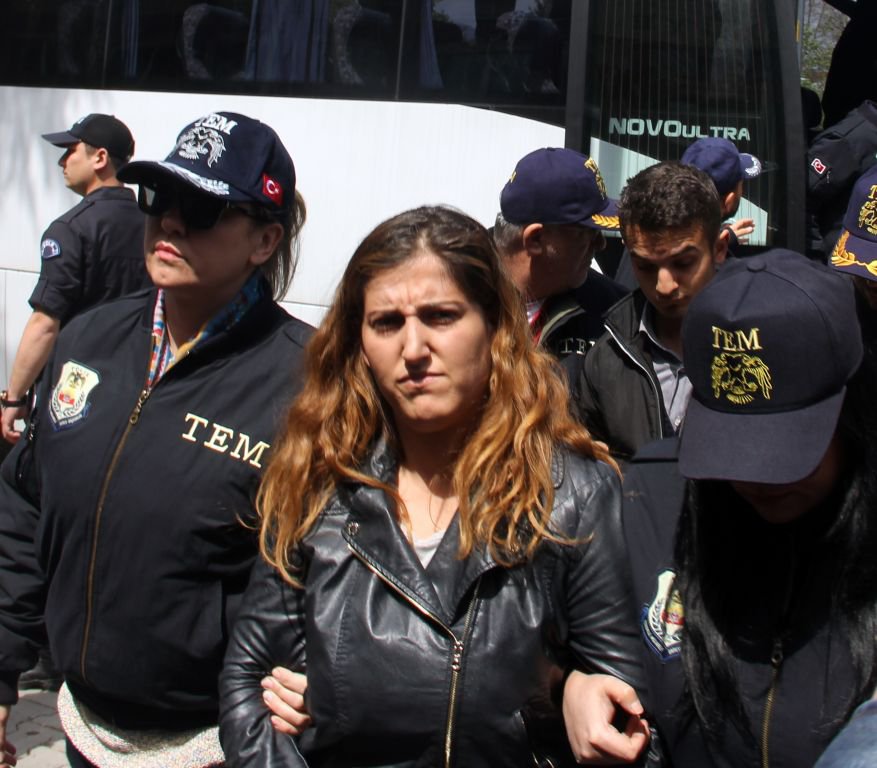 GÖZALTINA ALINAN 7 KİŞİ ADLİYEDE