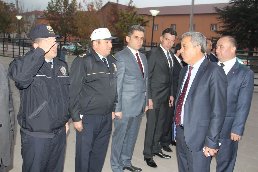 İBRAHİM ÖZEL GÖREVE BAŞLADI