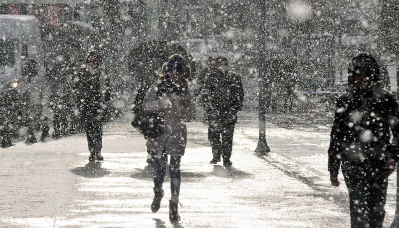 KAR BİR ANDA BASTIRDI!