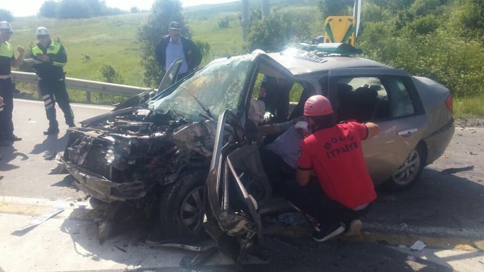 KAVŞAKTA KORKUNÇ KAZA