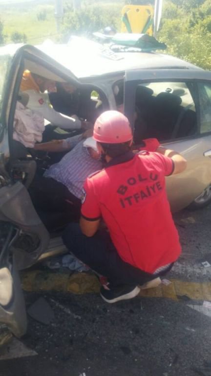 KAVŞAKTA KORKUNÇ KAZA