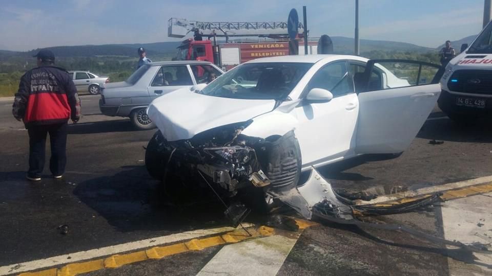 KAVŞAKTA KORKUNÇ KAZA