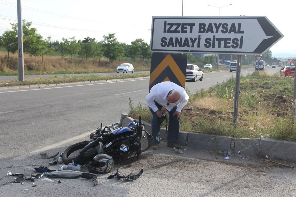 KAVŞAKTA YÜREKLERİ DAĞLAYAN KAZA