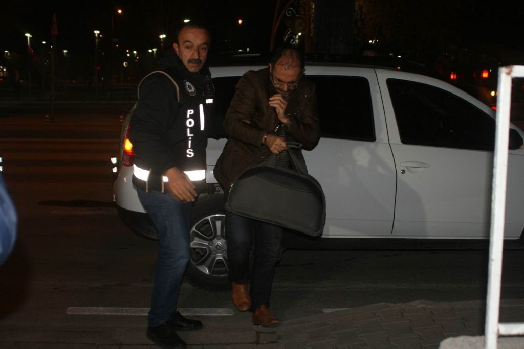 KORKUDAN 4 AY EVDEN ÇIKAMAMIŞ