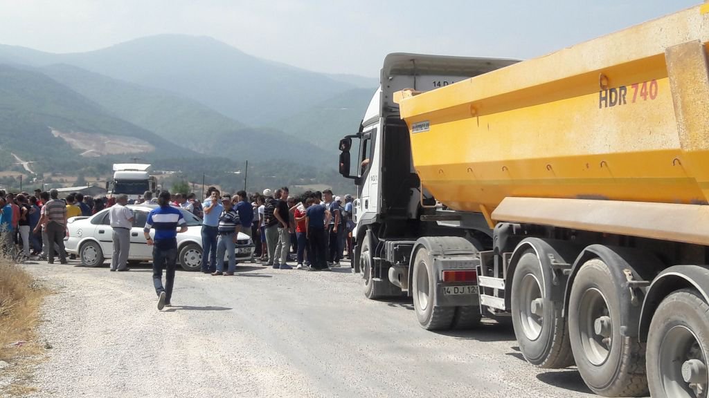 KÖY HALKI AYAKLANDI