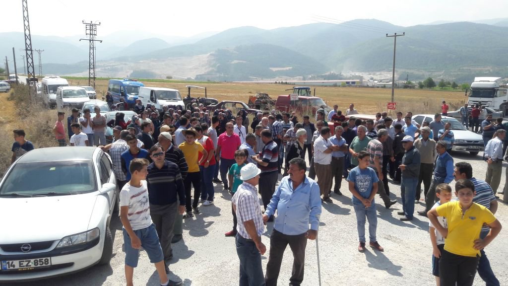 KÖY HALKI AYAKLANDI