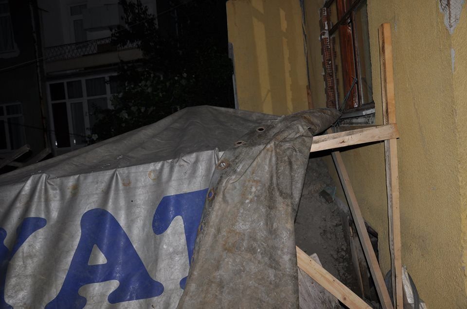 MUHTARIN EVİNİN BAHÇESİNE DEFİNE BASKINI