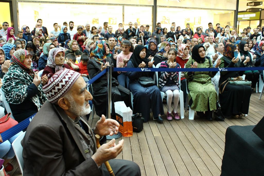 14 BURDA AVM'DE NİHAT HATİPOĞLU İZDİHAMI...