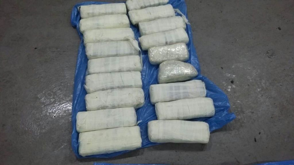 OĞLUNU EVLENDİRMEK İÇİN UYUŞTURUCU TAŞIYORMUŞ