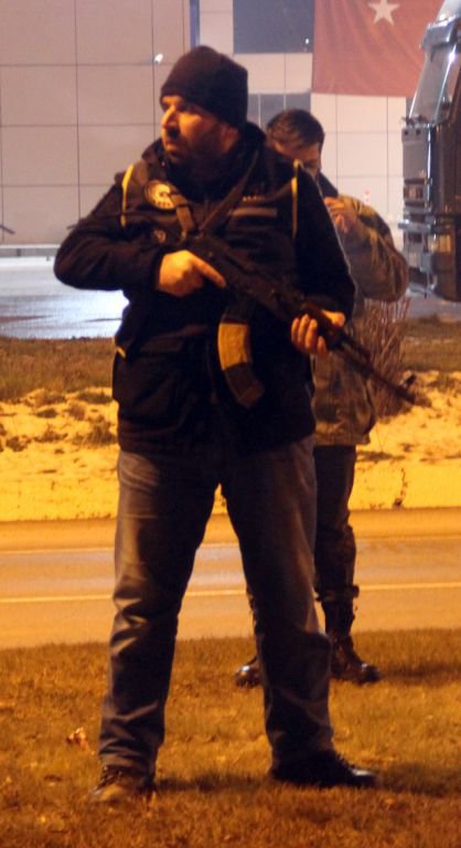 POLİS KENT MERKEZİNİ DİDİK DİDİK ETTİ