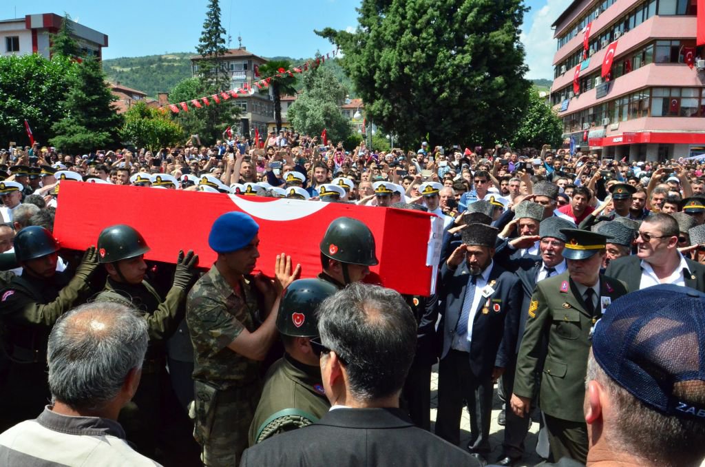 ŞEHİDİMİZ SON YOLCULUĞUNA UĞURLANDI