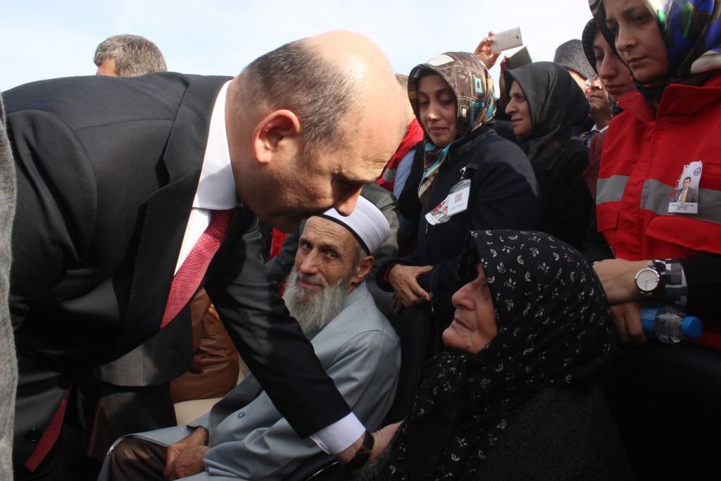 ŞEHİT KAYMAKAMIMIZ GÖZYAŞLARIYLA TOPRAĞA VERİLDİ