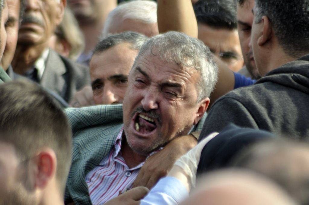 ŞEHİT KAYMAKAMIMIZ GÖZYAŞLARIYLA TOPRAĞA VERİLDİ