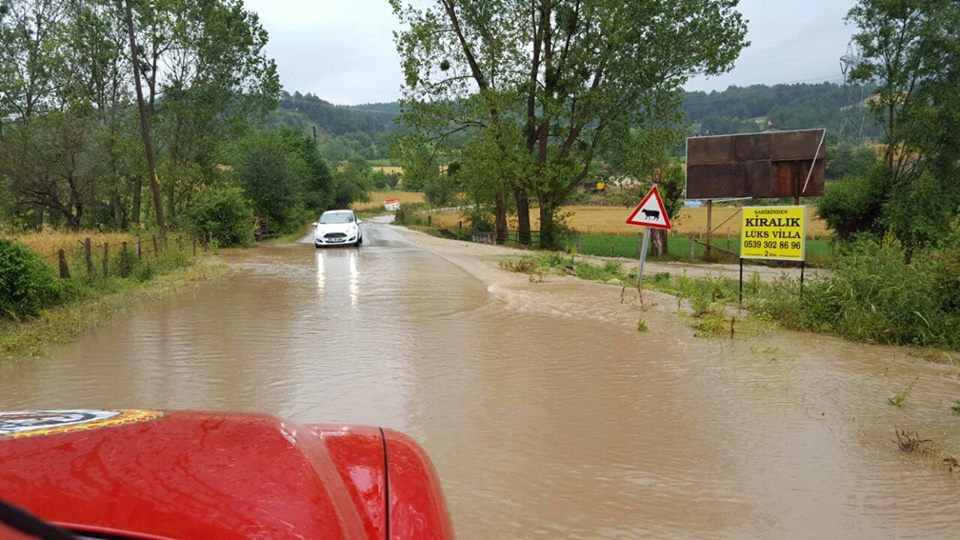 SEL SULARI KÖYDE HAYATI FELÇ ETTİ