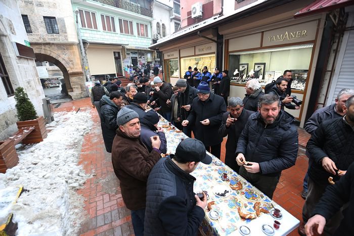 SOKAK KAHVALTISINA BAŞKAN DA KATILDI!