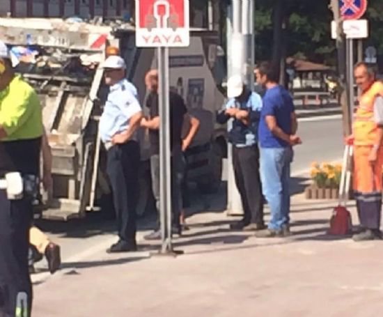 VALİLİK ÖNÜNDE KORKUTAN PATLAMA