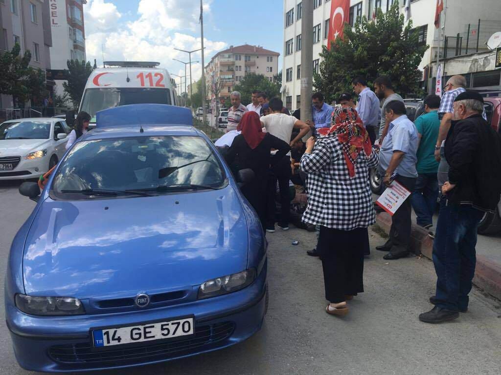 YAŞLI ADAM KANLAR İÇİNDE YERDE KALDI