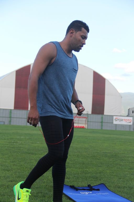 YILDIZ OYUNCUMUZ KARAÇAYIR'DA...