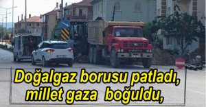 DOĞALGAZ BORUSU PATLADI, MAHALLEDE PANİK YAŞANDI