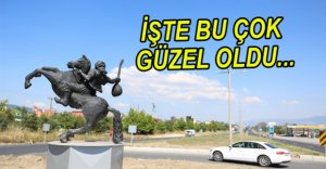 KENTİN GİRİŞİNE KÖROĞLU HEYKELİ DİKİLDİ