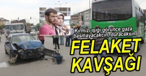 KIRMIZI IŞIKTA DURMAYINCA OTOBÜSE ÇARPTI