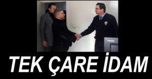 ÜLKÜCÜLER POLİSİNİN YANINDA...