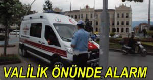 VALİLİK ÖNÜNDE HAREKETLİ ANLAR