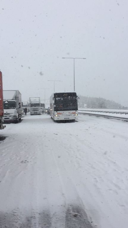 1 SAAT YOLDA KALDILAR