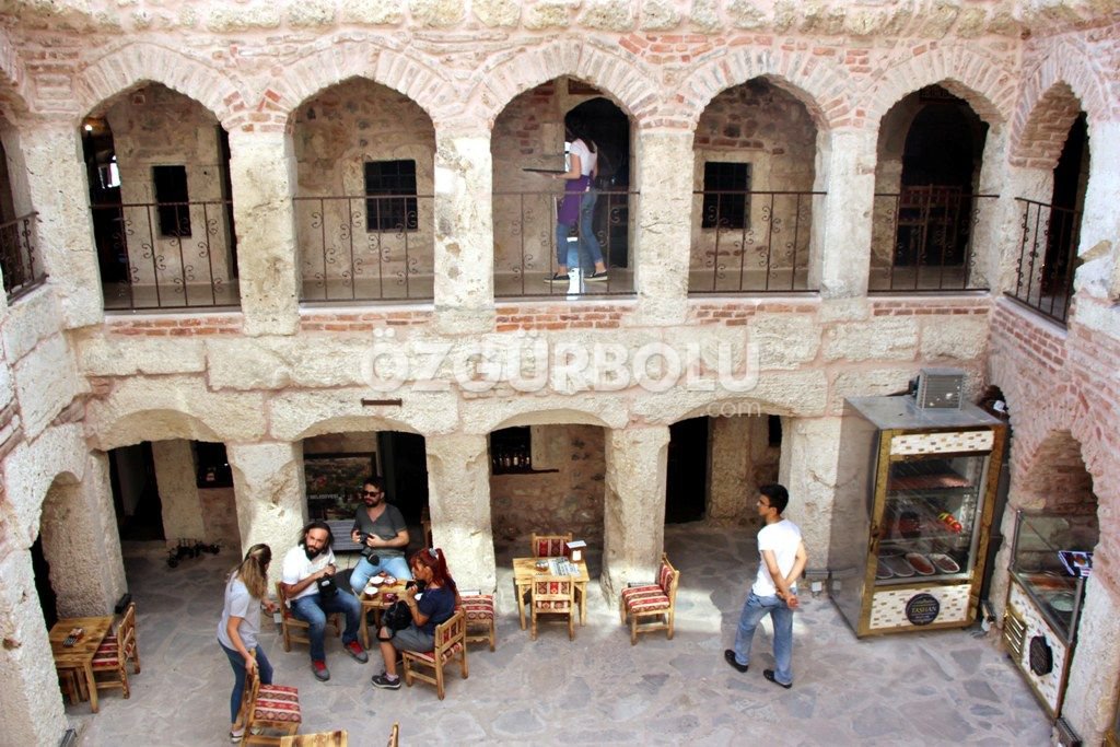 TARİHİ MEKAN KAFE OLDU