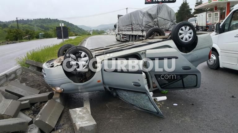 ARAÇ TAKLA ATTI, 2 KİŞİ YARALANDI