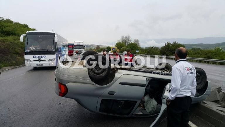 ARAÇ TAKLA ATTI, 2 KİŞİ YARALANDI