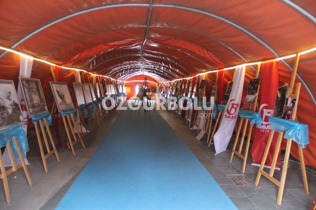 FOTOĞRAF SERGİSİNİN ÇADIRDA NE İŞİ VAR...