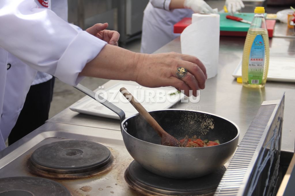 BAŞKAN YILMAZ HÜNERLERİNİ SERGİLEDİ