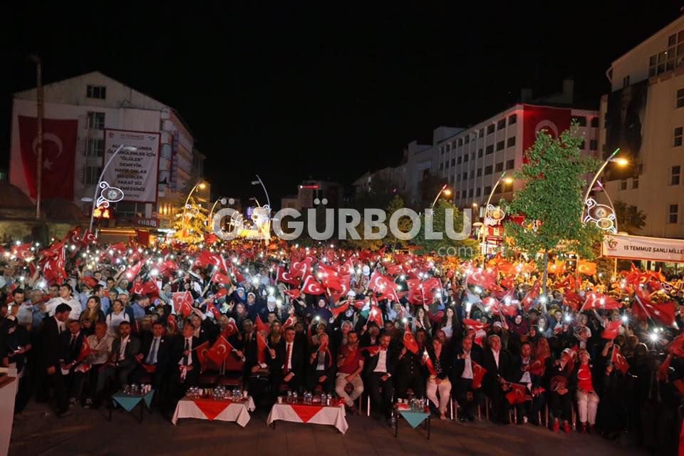 BİNLERCE KİŞİ FETÖ'YE LANET OKUDU