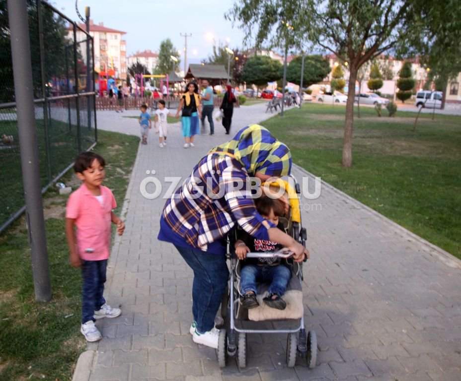 BİR ANNENİN ZOR ANLARI...