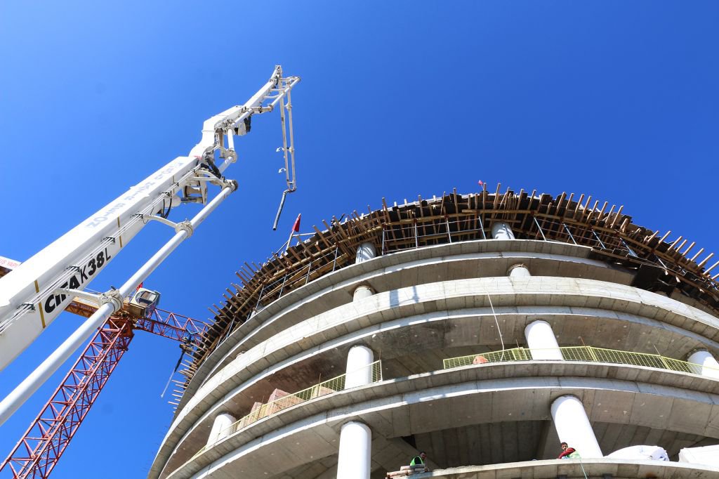 BİRLİK BERABERLİK İÇİNDE BUTONA BASTILAR