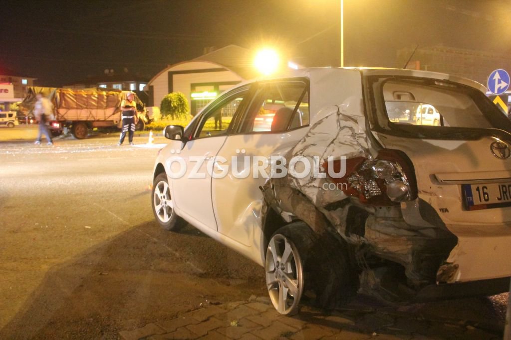 BU KAVŞAKTA KAZALARIN ÖNÜNE GEÇİLEMİYOR