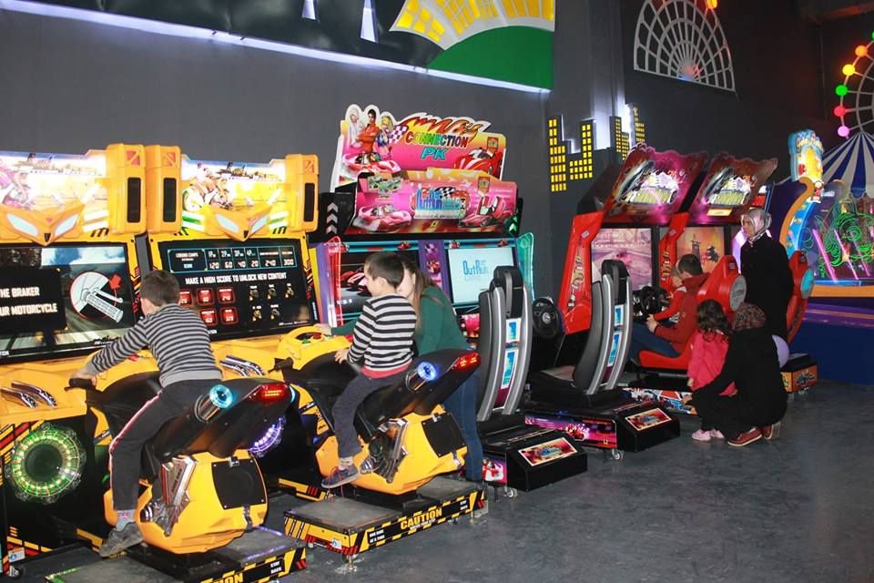 ÇOCUKLAR İÇİN DEV EĞLENCE MERKEZİ