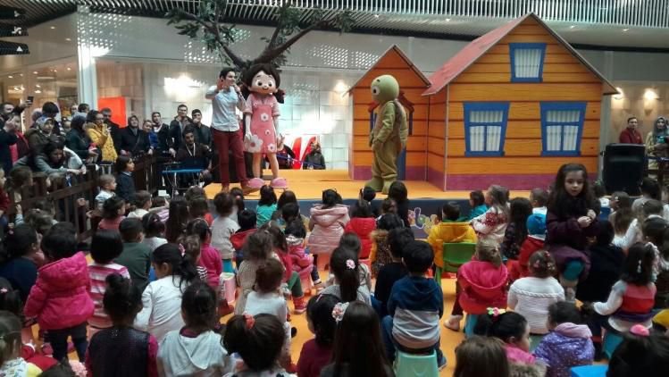 ÇOCUKLAR NİLOYA İLE EĞLENDİ