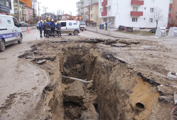 DOĞALGAZ BORUSU PATLADI..