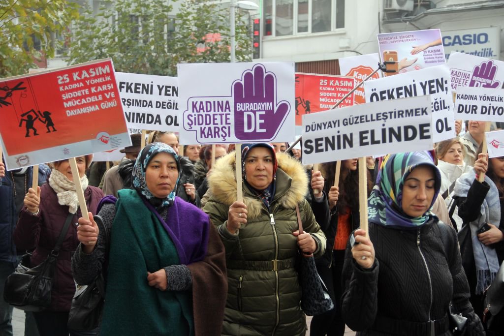 ERKEKLERDEN KADINLARA DESTEK