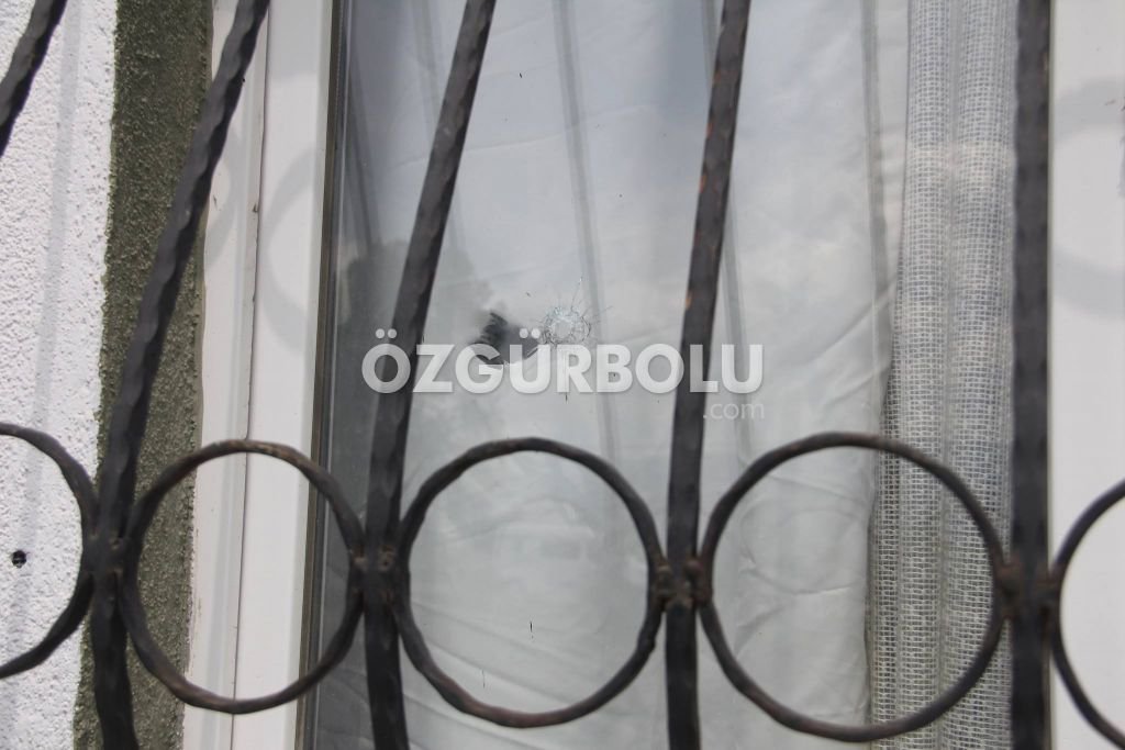 EVİ KURŞUN YAĞMURUNA TUTTULAR