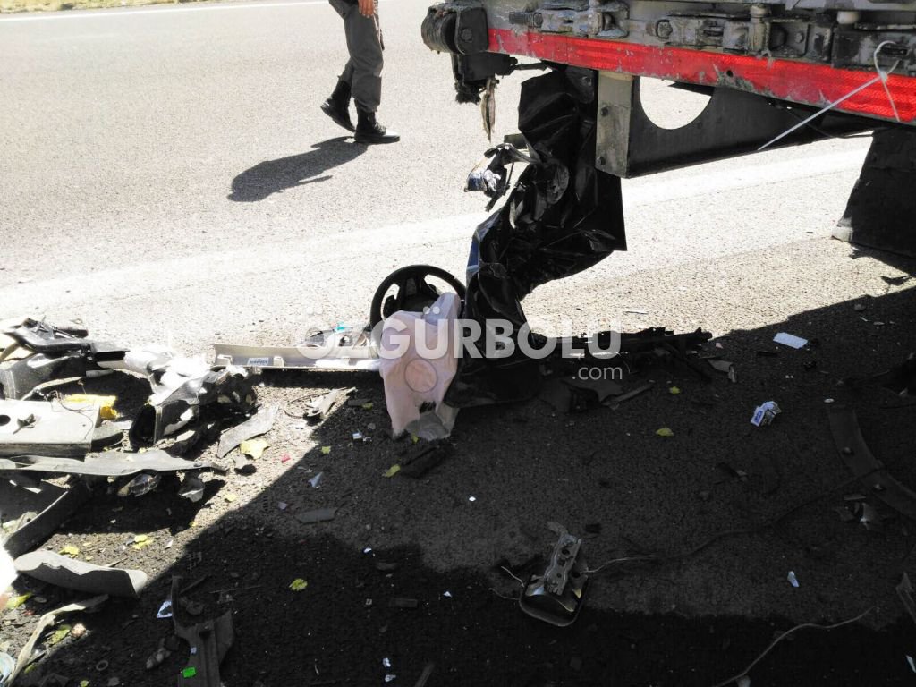 FECİ KAZADA 5 KİŞİ HAYATINI KAYBETTİ