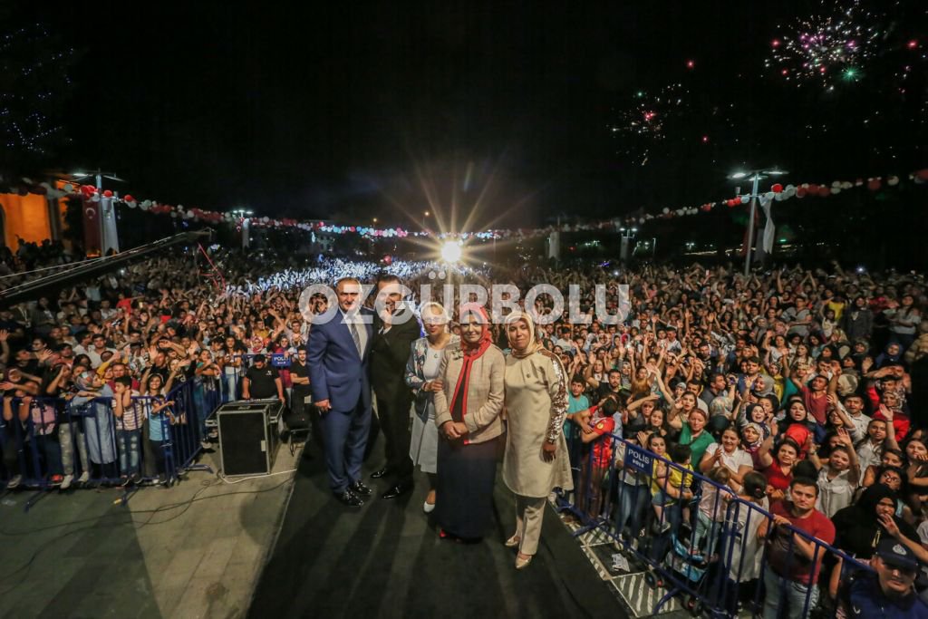 FERHAT GÖÇER'DEN MUHTEŞEM KONSER