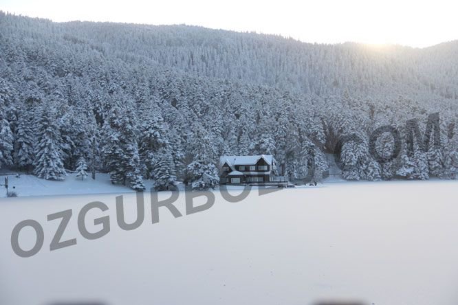 GÖLCÜK GÖLÜ BUZ TUTTU...