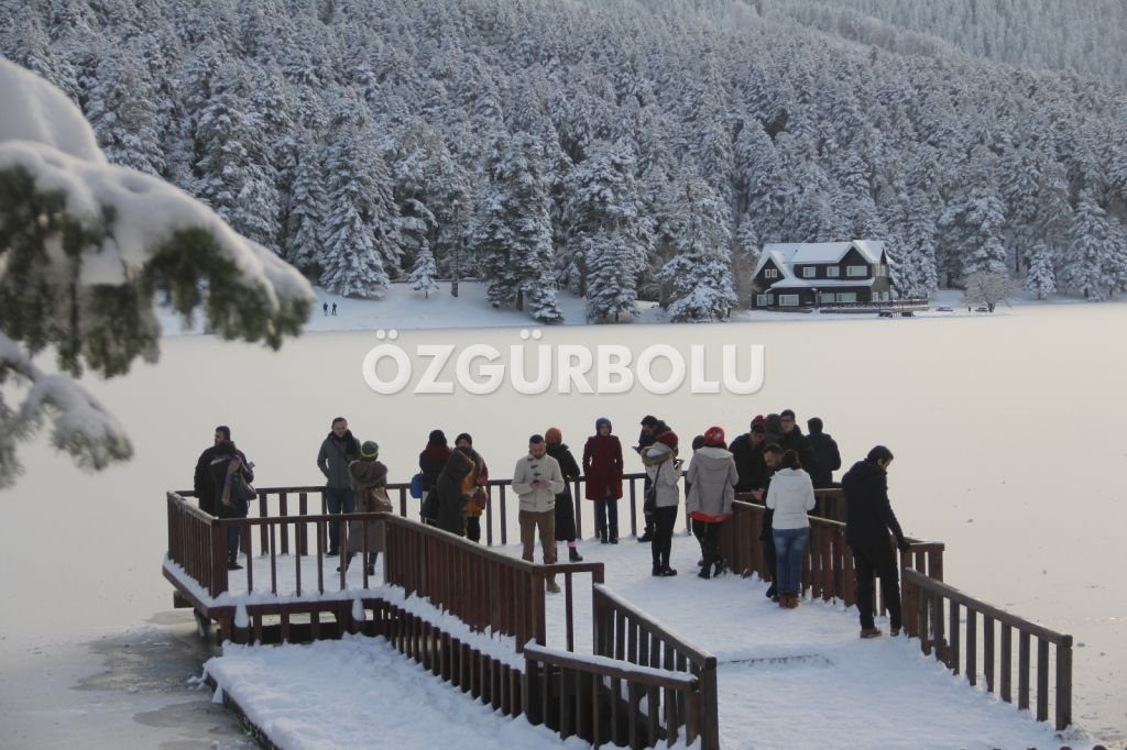 GÖLCÜK GÖLÜ BUZ TUTTU...
